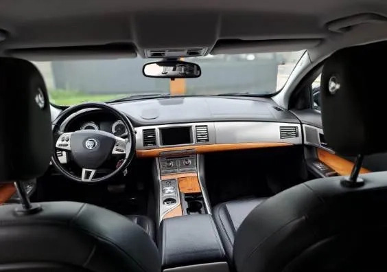Jaguar XF cena 45000 przebieg: 157000, rok produkcji 2010 z Szamotuły małe 46